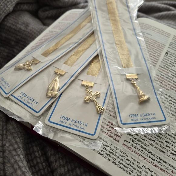 Gold-Plated Christian Bookmarks four faith-inspiring designs. - Picture 6 of 8